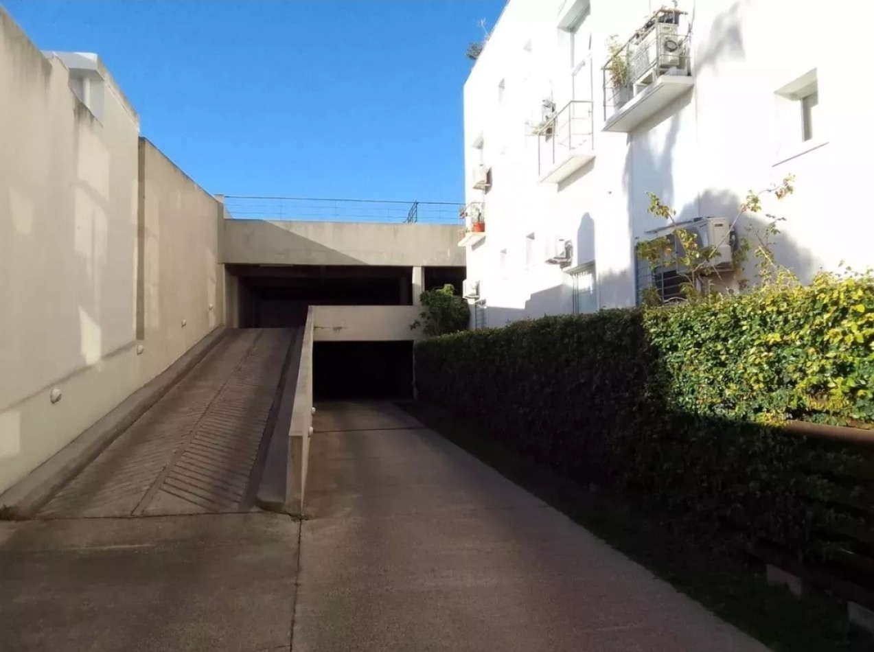 VENTA-COCHERA EN FLORIDA-VICENTE LOPEZ OPORTUNIDAD