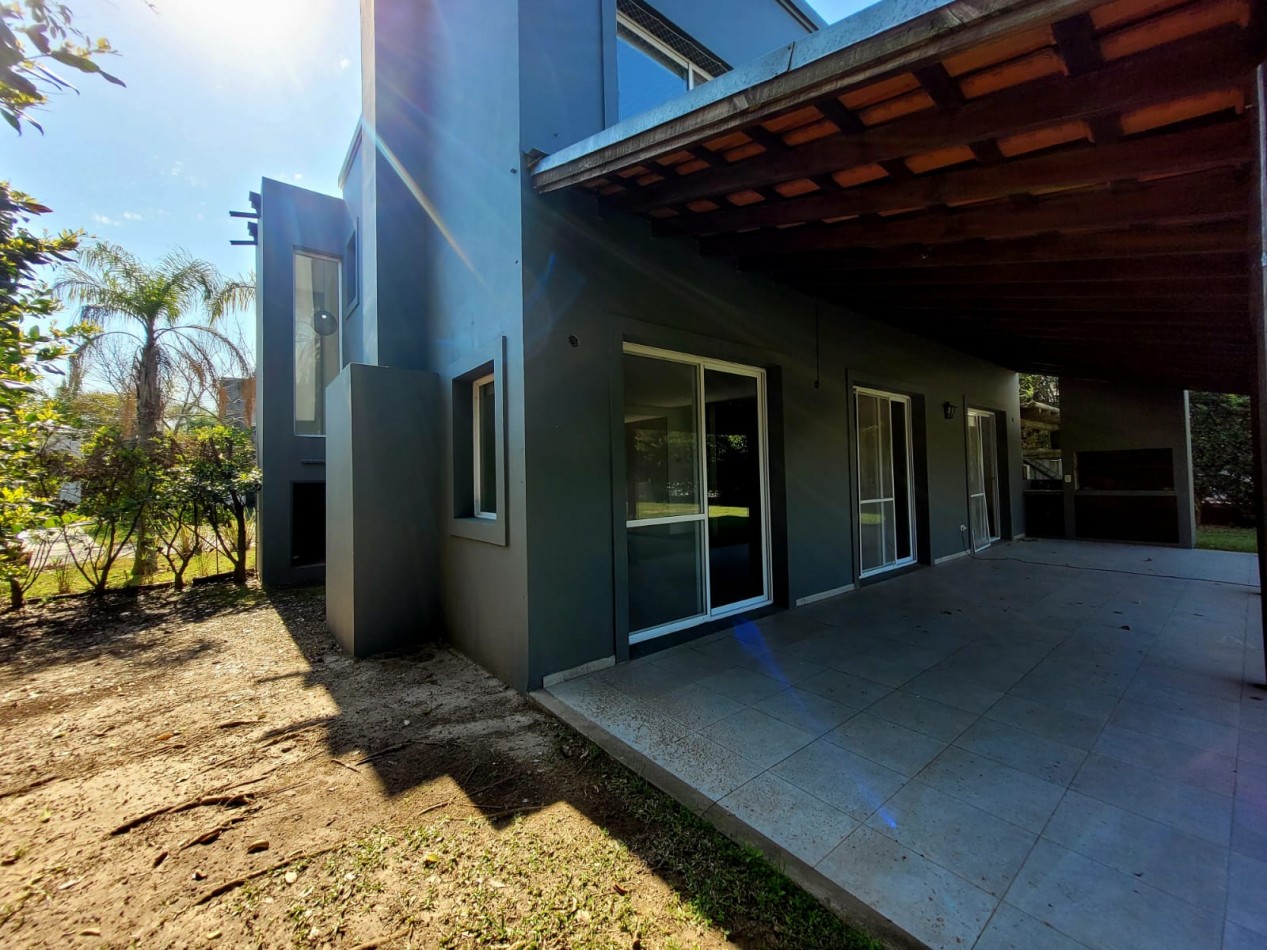 VENTA-CASA en Barrio cerrado San Isidro Labrador , VILLANUEVA