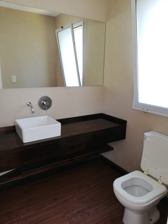 VENTA-CASA en Barrio cerrado San Isidro Labrador , VILLANUEVA
