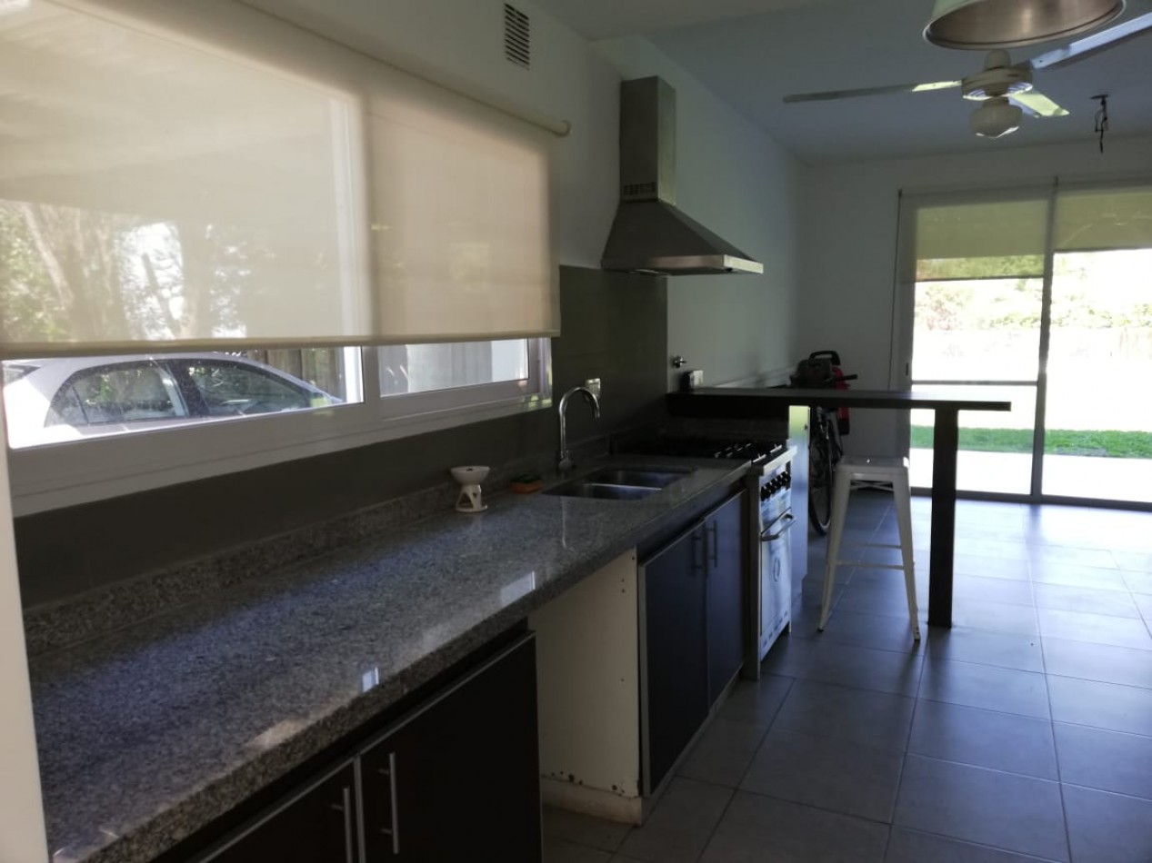 VENTA-CASA en Barrio cerrado San Isidro Labrador , VILLANUEVA