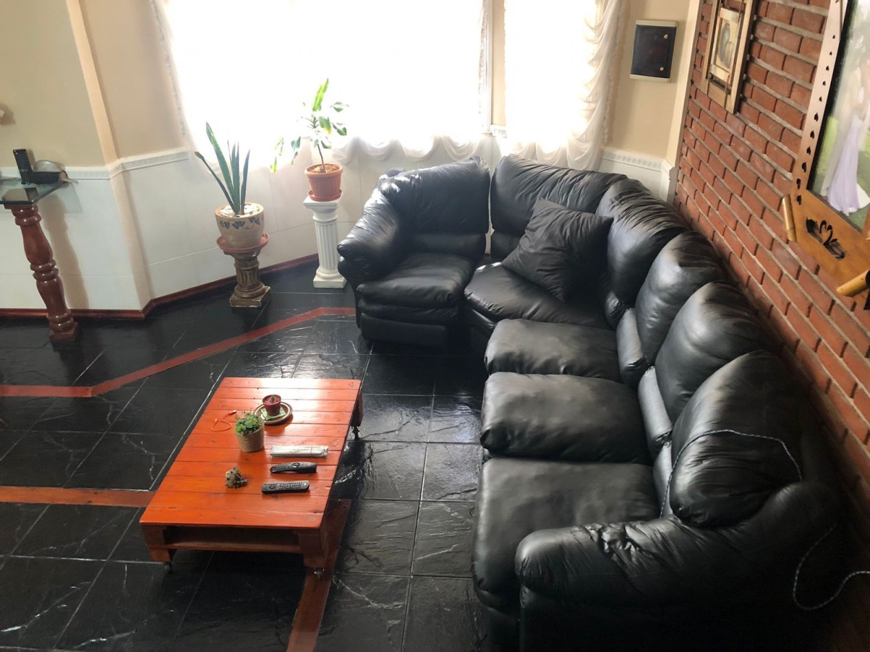 CASA-VENTA con jardin y piscina