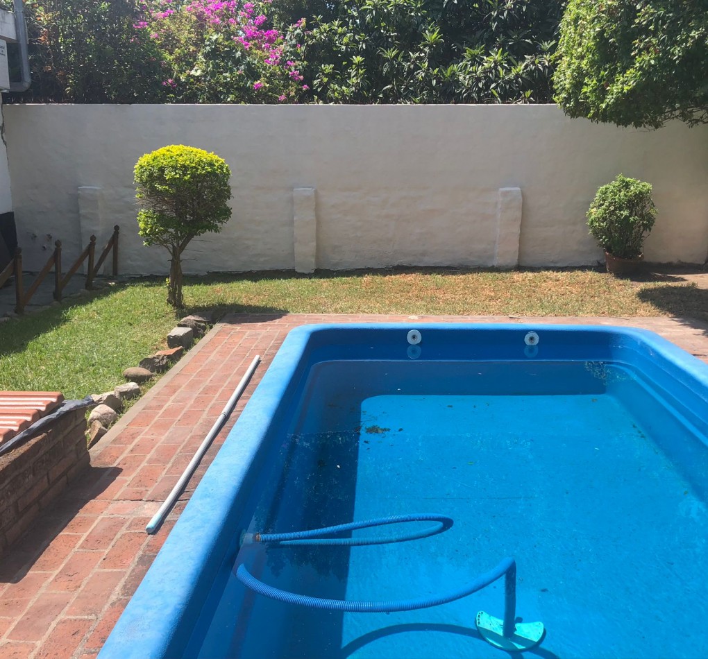 CASA-VENTA con jardin y piscina