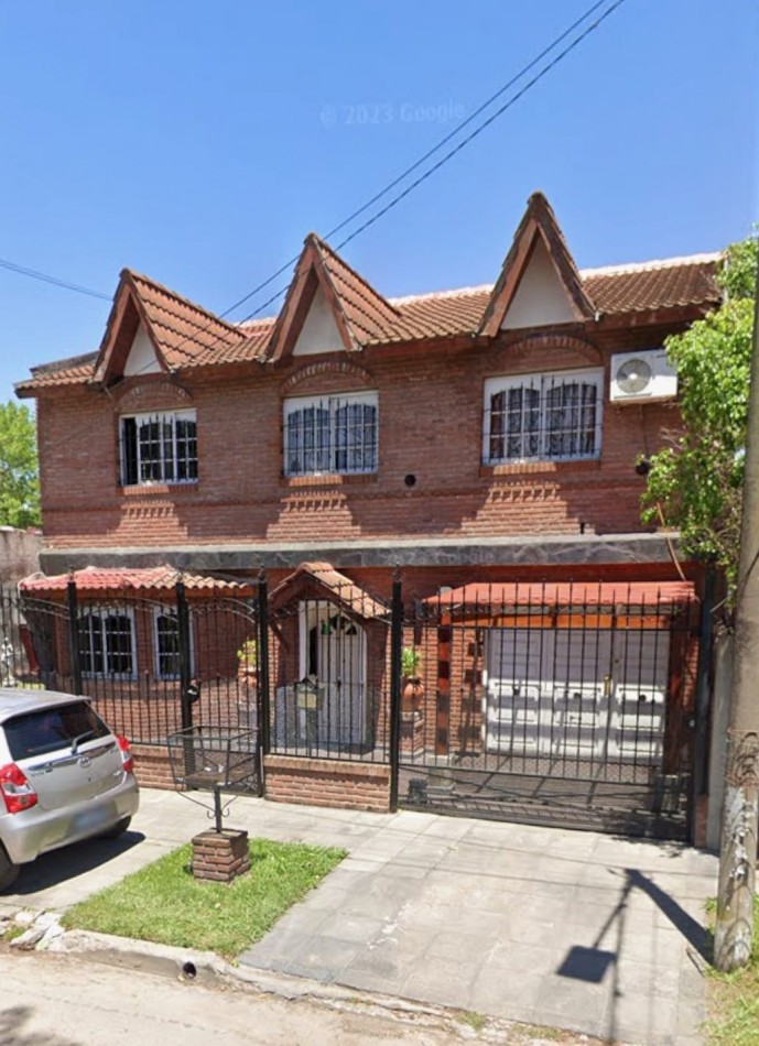 CASA-VENTA con jardin y piscina