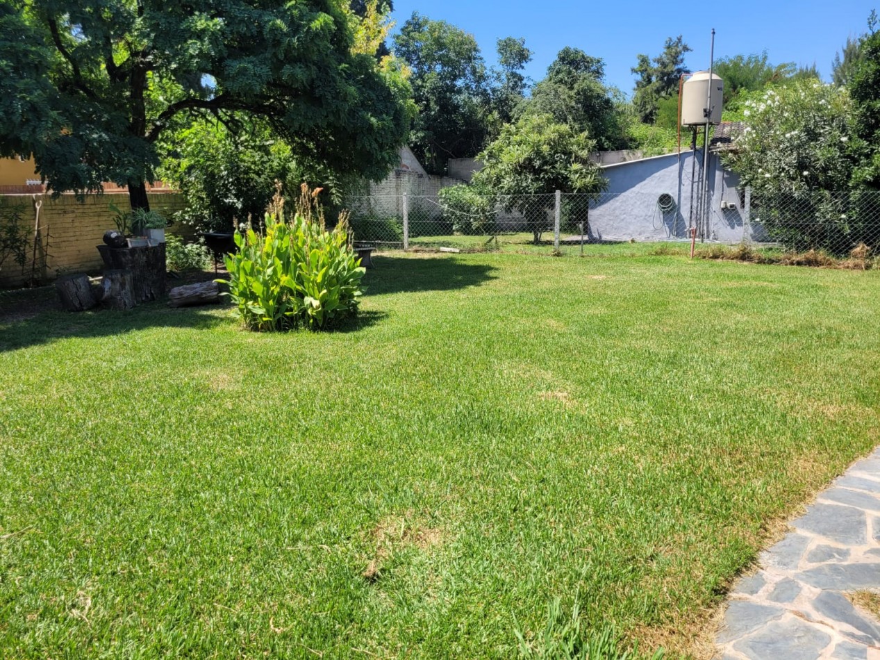 CASA-VENTA con amplio lote en Tortuguitas