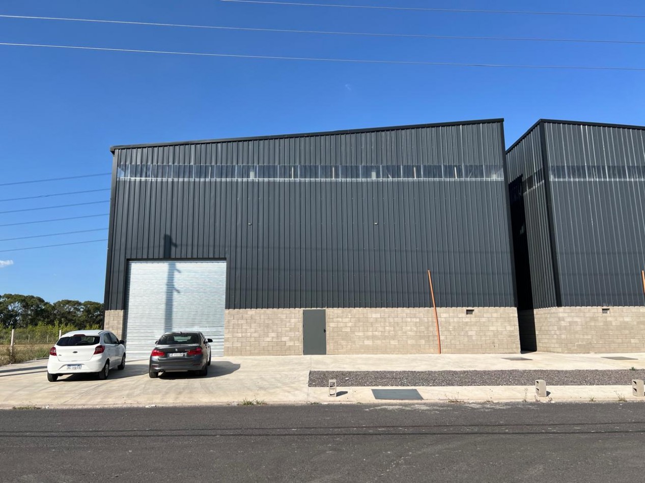 Importante Galpon ALQUILER en Polo industrial 24 (moreno)