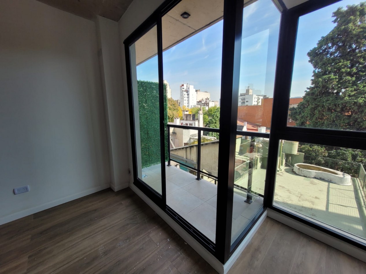 Venta monoambiente con Balcon a estrenar !