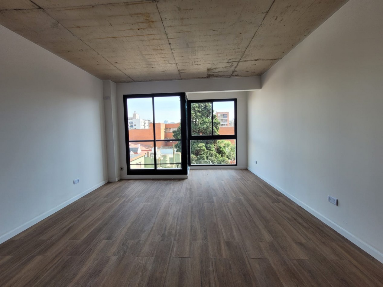 Venta monoambiente con Balcon a estrenar !