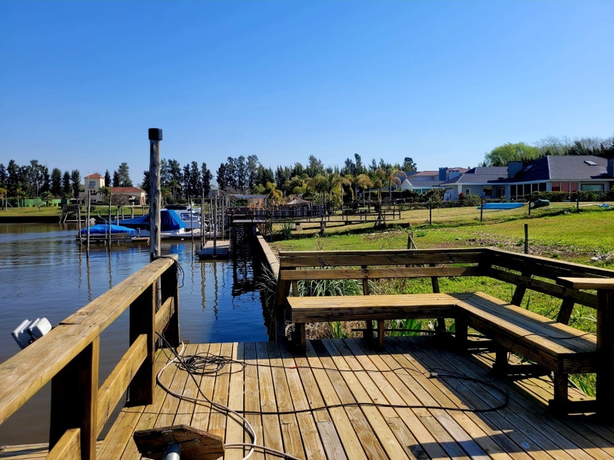 VENTA-LOTE AL RIO EN BARRIO NAUTICO SAN JUAN