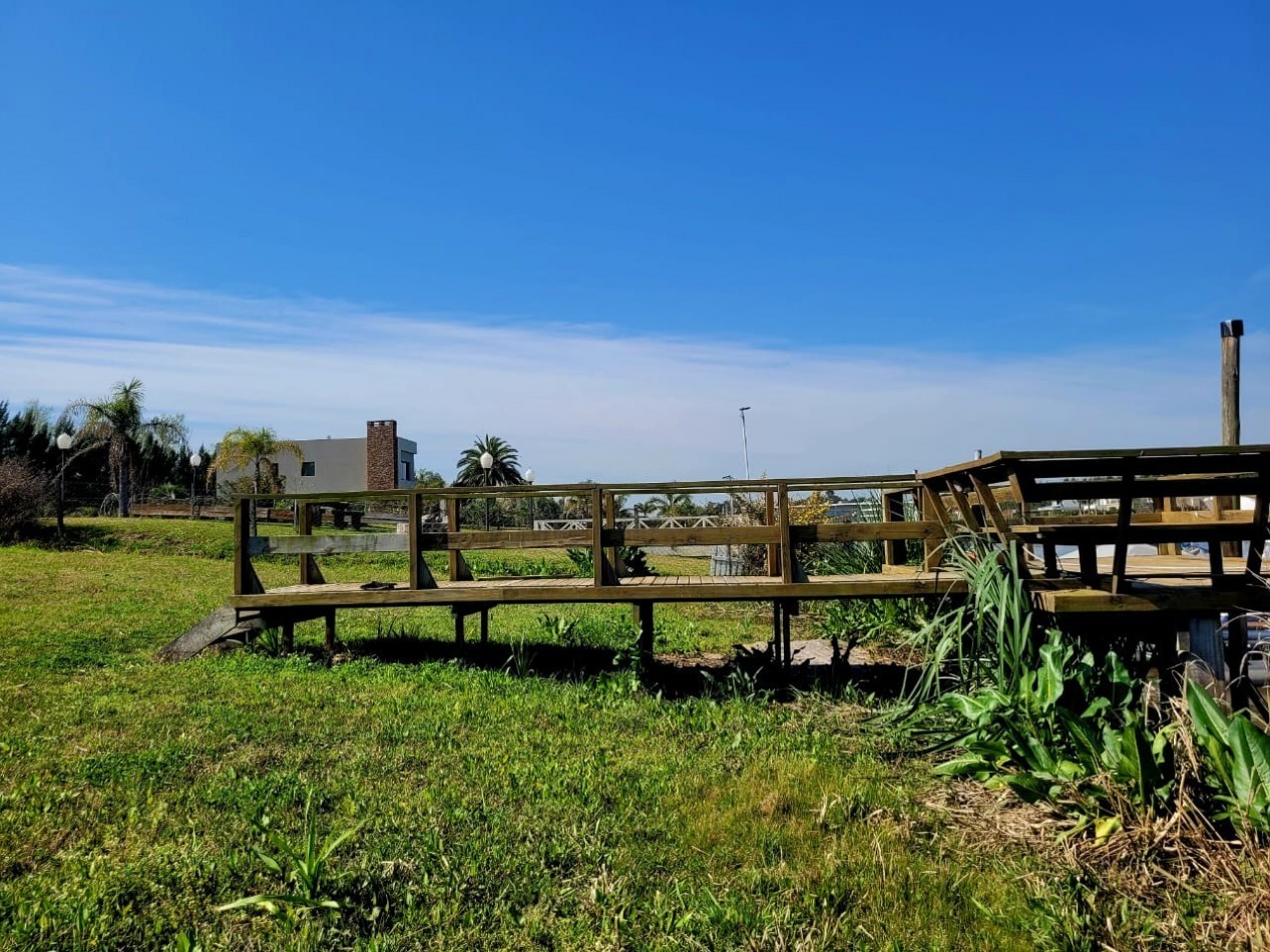 VENTA-LOTE AL RIO EN BARRIO NAUTICO SAN JUAN