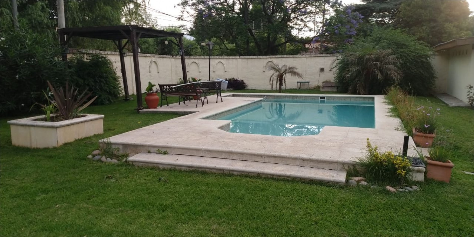 CASA-VENTA con amplio lote en Tortuguitas