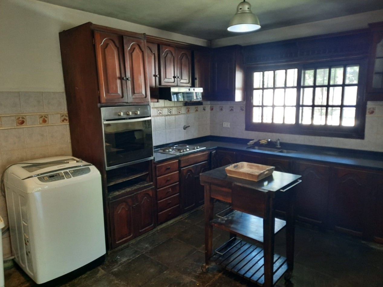 CASA-VENTA con amplio lote en Tortuguitas