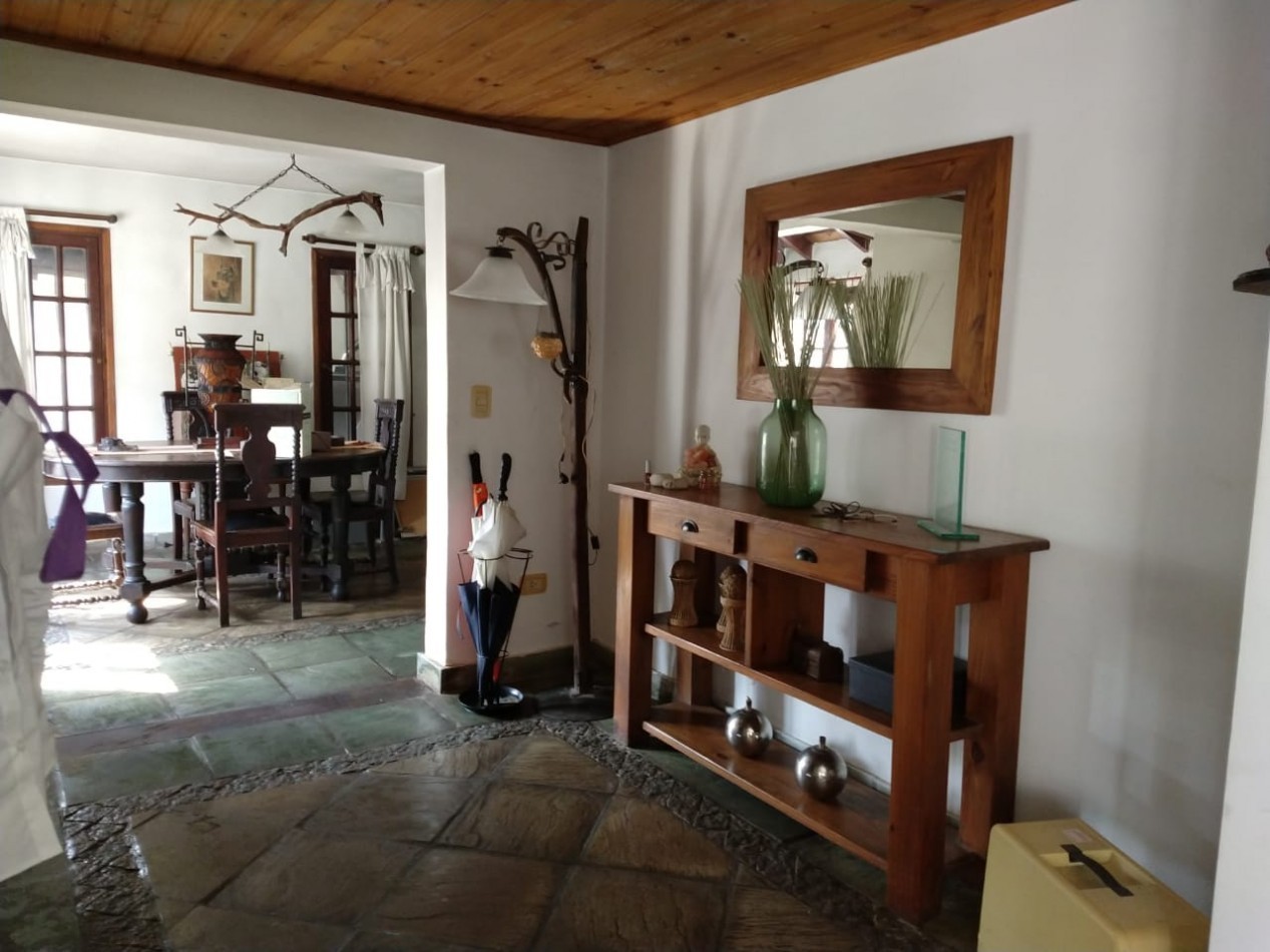 CASA-VENTA con amplio lote en Tortuguitas