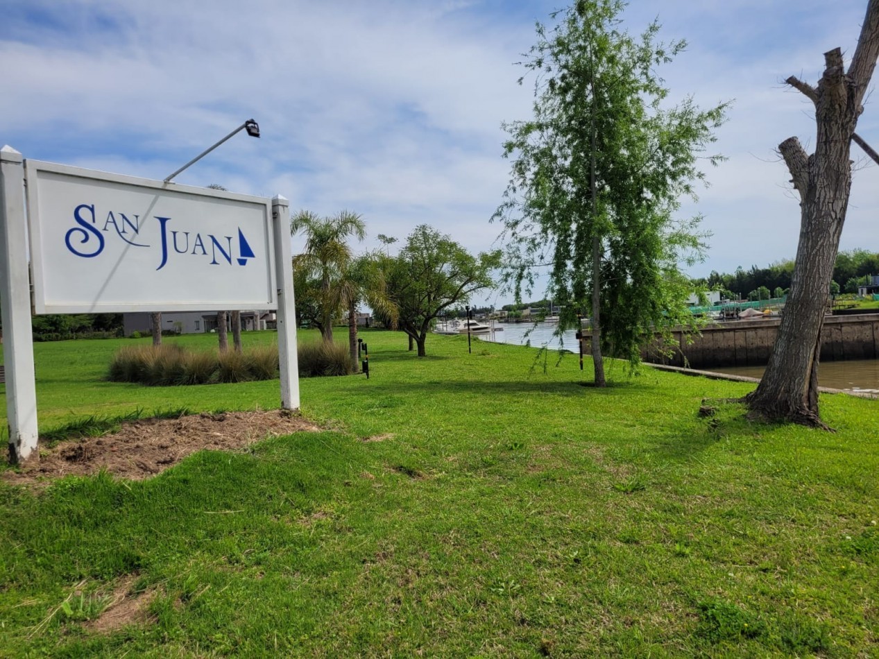 VENTA-LOTE AL RIO EN BARRIO NAUTICO SAN JUAN
