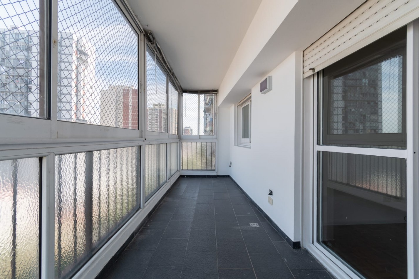 VENTA-DEPTO EN VICENTE LOPEZ - av maipu