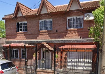 CASA-VENTA con jardin y piscina