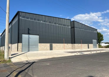 Importante Galpon ALQUILER en Polo industrial 24 (moreno)